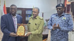 محلية شيكان تكرم المدير السابق لديوان الزكاة بالمحلية