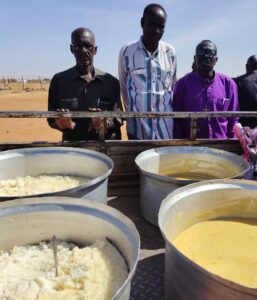 الكنيسة الاسقفية السودانية بالأبيض تقدم دعما للوافدين من جنوب كردفان بخور طقت