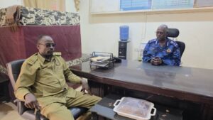 المدير التنفيذي لمحلية شيكان بالإنابة يهنيء شرطة المحلية ومدراء الإدارات والعاملين بالمحلية بعيد الفطر المبارك